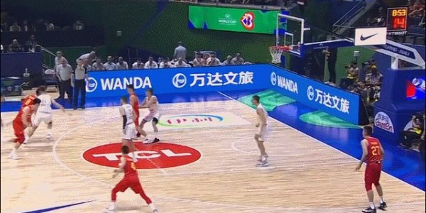 博鱼官网-砍下17分全场最高！赵睿成今夜男篮外线进攻唯一解