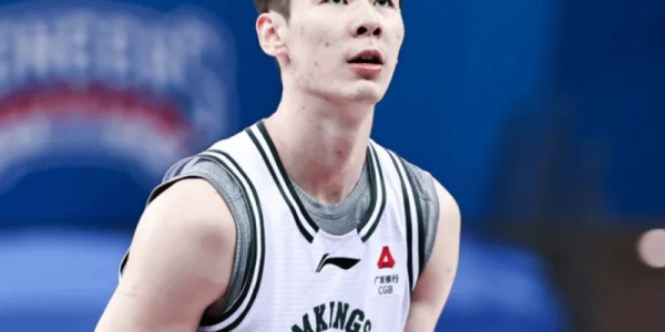 博鱼下载-手感火热！郭昊文半场9中6，三分7中5得到17分3篮板2助攻