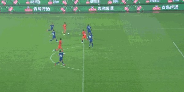 博鱼体育-【中超】费莱尼头球郭田雨建功 沧州0比2不敌山东