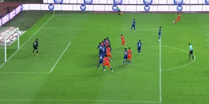 博鱼体育-【中超】费莱尼头球郭田雨建功 沧州0比2不敌山东