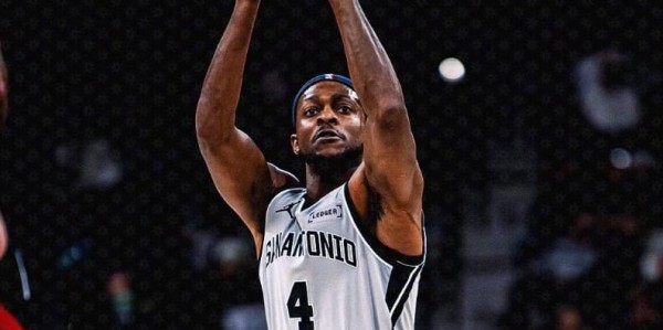 博鱼官网-完胜！福克斯25+7榜眼高开低走，阿夫迪亚29分6失误，新秀大爆发